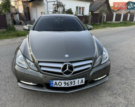 Серый Мерседес Е-Класс, объемом двигателя 2.9 л и пробегом 265 тыс. км за 12000 $, фото 1 на Automoto.ua