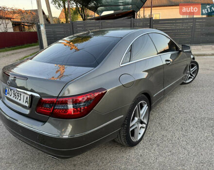 Серый Мерседес Е-Класс, объемом двигателя 2.9 л и пробегом 265 тыс. км за 12000 $, фото 4 на Automoto.ua