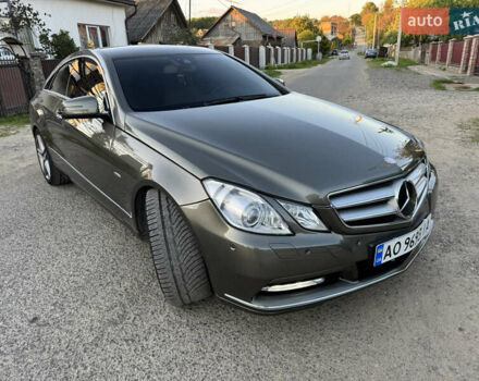 Серый Мерседес Е-Класс, объемом двигателя 2.9 л и пробегом 265 тыс. км за 12000 $, фото 2 на Automoto.ua