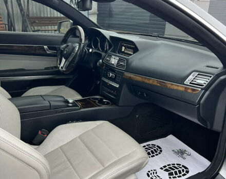 Серый Мерседес Е-Класс, объемом двигателя 3 л и пробегом 120 тыс. км за 19000 $, фото 20 на Automoto.ua