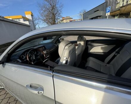 Серый Мерседес Е-Класс, объемом двигателя 2.2 л и пробегом 208 тыс. км за 19000 $, фото 1 на Automoto.ua