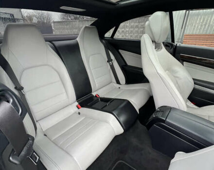 Серый Мерседес Е-Класс, объемом двигателя 3 л и пробегом 120 тыс. км за 19000 $, фото 25 на Automoto.ua