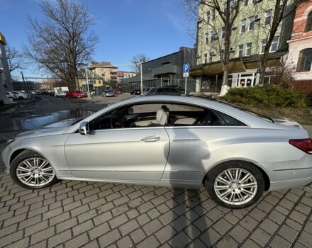 Серый Мерседес Е-Класс, объемом двигателя 2.2 л и пробегом 208 тыс. км за 19000 $, фото 2 на Automoto.ua