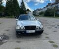 Сірий Мерседес Е-Клас, об'ємом двигуна 2.1 л та пробігом 238 тис. км за 2400 $, фото 1 на Automoto.ua