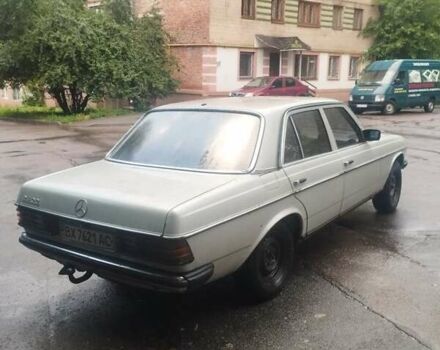 Серый Мерседес Е-Класс, объемом двигателя 2.4 л и пробегом 500 тыс. км за 1000 $, фото 5 на Automoto.ua