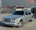 Сірий Мерседес Е-Клас, об'ємом двигуна 2 л та пробігом 300 тис. км за 1450 $, фото 1 на Automoto.ua