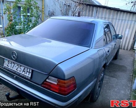 Сірий Мерседес Е-Клас, об'ємом двигуна 3 л та пробігом 300 тис. км за 3500 $, фото 4 на Automoto.ua