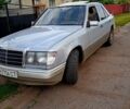 Серый Мерседес Е-Класс, объемом двигателя 2.3 л и пробегом 340 тыс. км за 2700 $, фото 1 на Automoto.ua