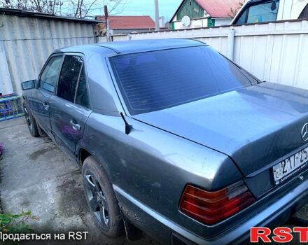 Сірий Мерседес Е-Клас, об'ємом двигуна 3 л та пробігом 300 тис. км за 3500 $, фото 2 на Automoto.ua