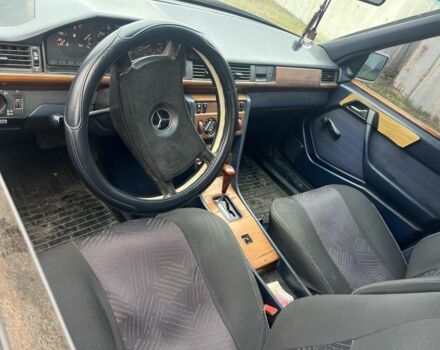 Сірий Мерседес Е-Клас, об'ємом двигуна 3 л та пробігом 2 тис. км за 1800 $, фото 2 на Automoto.ua