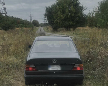 Мерседес Е-Класс 1986 в Владимир-Волынский на Automoto.ua Серый Мерседес Е-Класс, объемом двигателя 2.6 л и пробегом 640 тыс. км за 2500 $, фото 1 на Automoto.ua