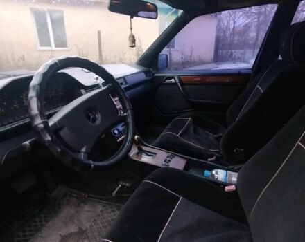 Серый Мерседес Е-Класс, объемом двигателя 3 л и пробегом 480 тыс. км за 1900 $, фото 6 на Automoto.ua