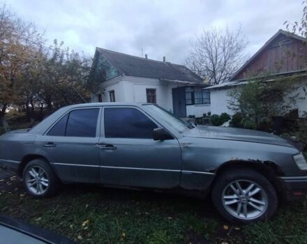 Серый Мерседес Е-Класс, объемом двигателя 3 л и пробегом 480 тыс. км за 1900 $, фото 4 на Automoto.ua