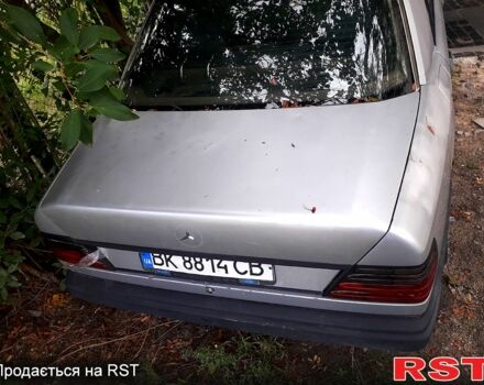 Серый Мерседес Е-Класс, объемом двигателя 2.3 л и пробегом 455 тыс. км за 500 $, фото 2 на Automoto.ua