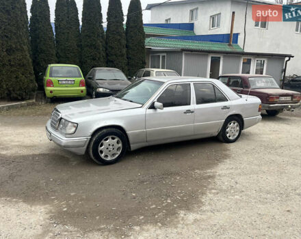 Сірий Мерседес Е-Клас, об'ємом двигуна 2.2 л та пробігом 300 тис. км за 1700 $, фото 9 на Automoto.ua