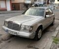 Сірий Мерседес Е-Клас, об'ємом двигуна 2.2 л та пробігом 300 тис. км за 1600 $, фото 1 на Automoto.ua