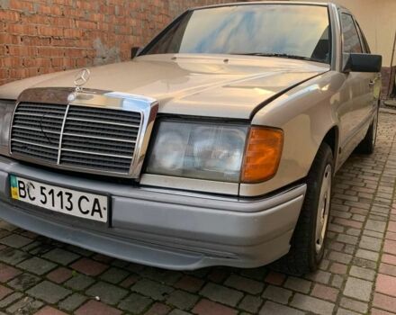 Серый Мерседес Е-Класс, объемом двигателя 2.6 л и пробегом 265 тыс. км за 1800 $, фото 1 на Automoto.ua