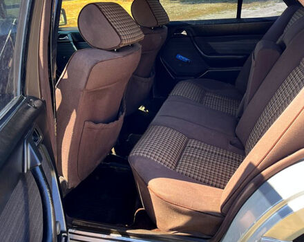 Серый Мерседес Е-Класс, объемом двигателя 2.6 л и пробегом 300 тыс. км за 1500 $, фото 6 на Automoto.ua