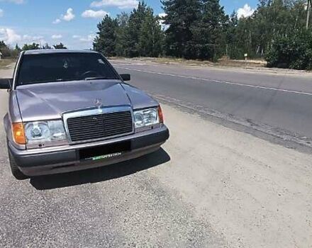 Серый Мерседес Е-Класс, объемом двигателя 2.3 л и пробегом 372 тыс. км за 2600 $, фото 2 на Automoto.ua