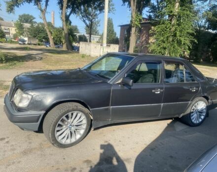 Сірий Мерседес Е-Клас, об'ємом двигуна 2 л та пробігом 111 тис. км за 1500 $, фото 1 на Automoto.ua