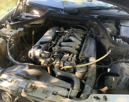 Серый Мерседес Е-Класс, объемом двигателя 2.5 л и пробегом 302 тыс. км за 2500 $, фото 10 на Automoto.ua