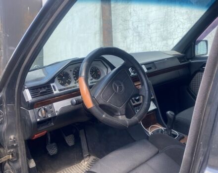 Сірий Мерседес Е-Клас, об'ємом двигуна 2 л та пробігом 111 тис. км за 1500 $, фото 5 на Automoto.ua