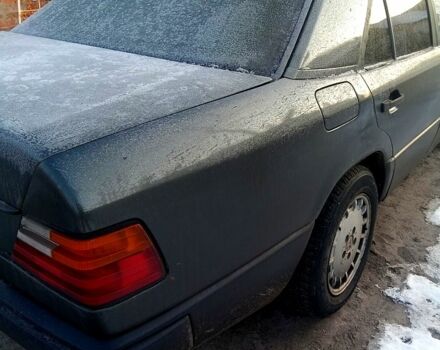 Серый Мерседес Е-Класс, объемом двигателя 2.3 л и пробегом 274 тыс. км за 2200 $, фото 6 на Automoto.ua