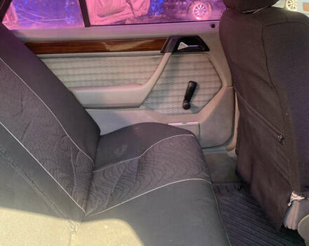 Серый Мерседес Е-Класс, объемом двигателя 2.5 л и пробегом 302 тыс. км за 2500 $, фото 12 на Automoto.ua