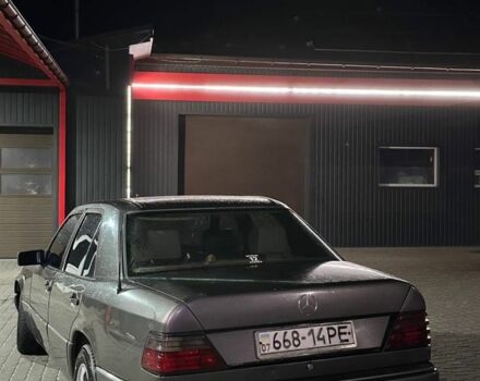 Сірий Мерседес Е-Клас, об'ємом двигуна 2.3 л та пробігом 600 тис. км за 2000 $, фото 2 на Automoto.ua