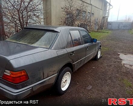 Серый Мерседес Е-Класс, объемом двигателя 2.6 л и пробегом 111 тыс. км за 2500 $, фото 3 на Automoto.ua