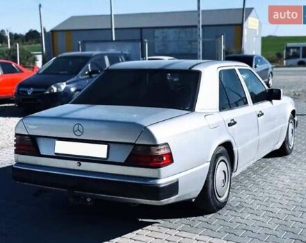 Сірий Мерседес Е-Клас, об'ємом двигуна 2.3 л та пробігом 347 тис. км за 2100 $, фото 9 на Automoto.ua