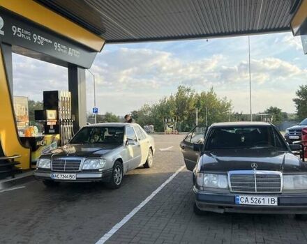 Серый Мерседес Е-Класс, объемом двигателя 2.6 л и пробегом 300 тыс. км за 1800 $, фото 3 на Automoto.ua