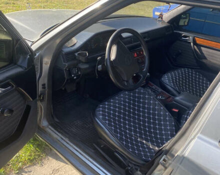 Серый Мерседес Е-Класс, объемом двигателя 2 л и пробегом 400 тыс. км за 1500 $, фото 4 на Automoto.ua