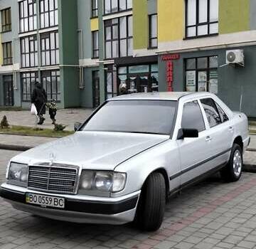 Сірий Мерседес Е-Клас, об'ємом двигуна 2 л та пробігом 400 тис. км за 2450 $, фото 1 на Automoto.ua