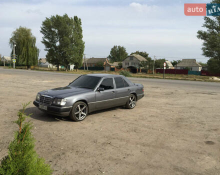 Сірий Мерседес Е-Клас, об'ємом двигуна 3 л та пробігом 407 тис. км за 4000 $, фото 21 на Automoto.ua