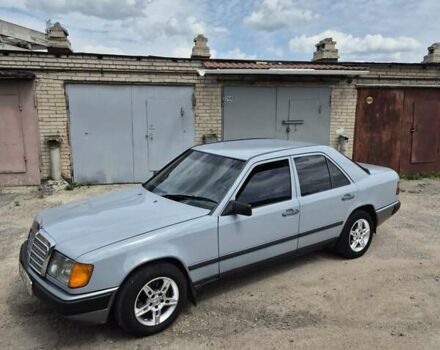 Сірий Мерседес Е-Клас, об'ємом двигуна 2 л та пробігом 270 тис. км за 2800 $, фото 6 на Automoto.ua