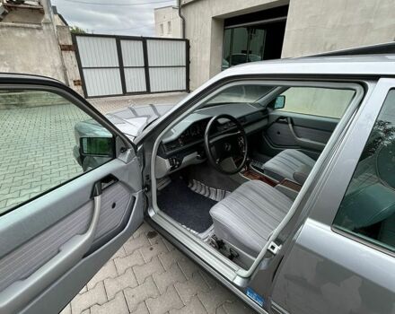 Сірий Мерседес Е-Клас, об'ємом двигуна 3 л та пробігом 185 тис. км за 12500 $, фото 14 на Automoto.ua