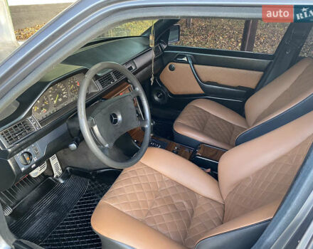 Серый Мерседес Е-Класс, объемом двигателя 3 л и пробегом 407 тыс. км за 4500 $, фото 9 на Automoto.ua