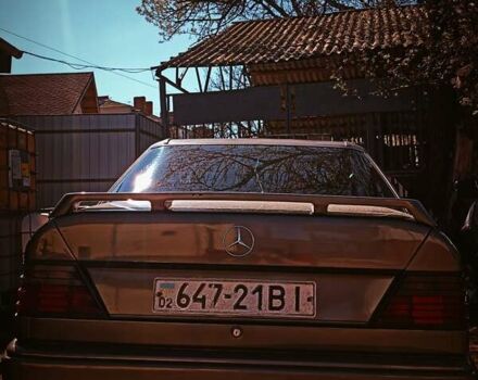 Серый Мерседес Е-Класс, объемом двигателя 2 л и пробегом 350 тыс. км за 1900 $, фото 5 на Automoto.ua