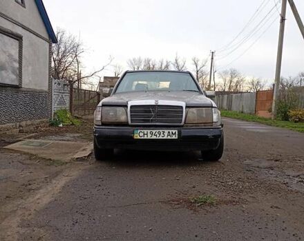 Серый Мерседес Е-Класс, объемом двигателя 2 л и пробегом 200 тыс. км за 700 $, фото 5 на Automoto.ua