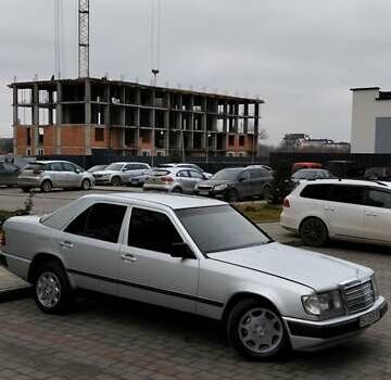 Сірий Мерседес Е-Клас, об'ємом двигуна 2 л та пробігом 400 тис. км за 2450 $, фото 17 на Automoto.ua