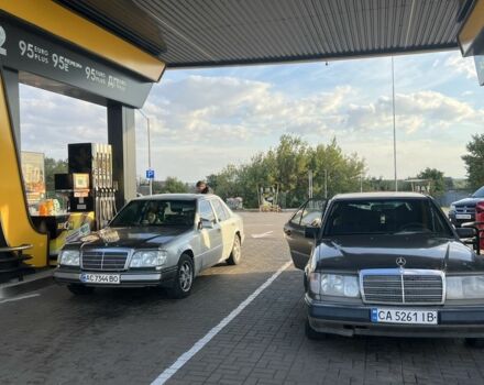 Серый Мерседес Е-Класс, объемом двигателя 2.6 л и пробегом 300 тыс. км за 1800 $, фото 4 на Automoto.ua