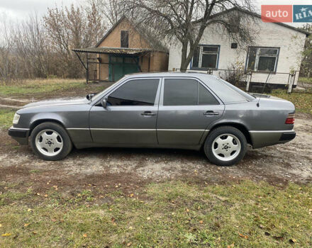 Сірий Мерседес Е-Клас, об'ємом двигуна 3 л та пробігом 407 тис. км за 4000 $, фото 1 на Automoto.ua