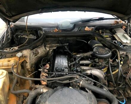 Серый Мерседес Е-Класс, объемом двигателя 2.3 л и пробегом 350 тыс. км за 1350 $, фото 5 на Automoto.ua