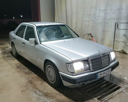 Сірий Мерседес Е-Клас, об'ємом двигуна 2.3 л та пробігом 339 тис. км за 2000 $, фото 1 на Automoto.ua