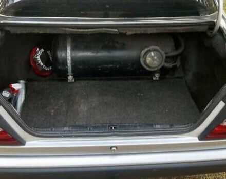 Сірий Мерседес Е-Клас, об'ємом двигуна 2.3 л та пробігом 347 тис. км за 2100 $, фото 3 на Automoto.ua