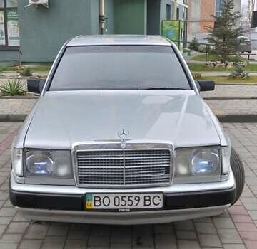 Сірий Мерседес Е-Клас, об'ємом двигуна 2 л та пробігом 400 тис. км за 2450 $, фото 9 на Automoto.ua