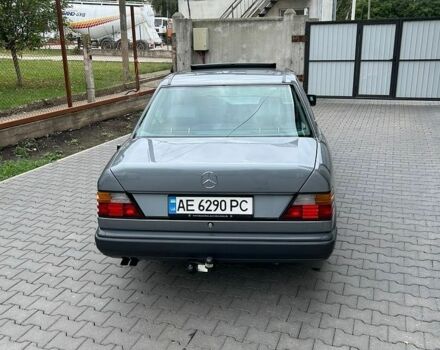 Сірий Мерседес Е-Клас, об'ємом двигуна 3 л та пробігом 185 тис. км за 12500 $, фото 6 на Automoto.ua