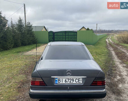 Сірий Мерседес Е-Клас, об'ємом двигуна 3 л та пробігом 407 тис. км за 4000 $, фото 3 на Automoto.ua