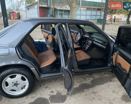 Сірий Мерседес Е-Клас, об'ємом двигуна 3 л та пробігом 407 тис. км за 4000 $, фото 8 на Automoto.ua